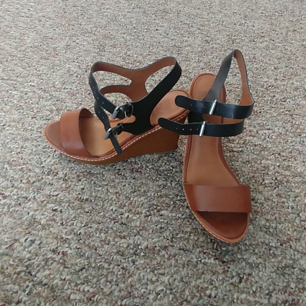 Dolce vita wedges